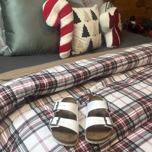 White Sandals for Holiday Comfort